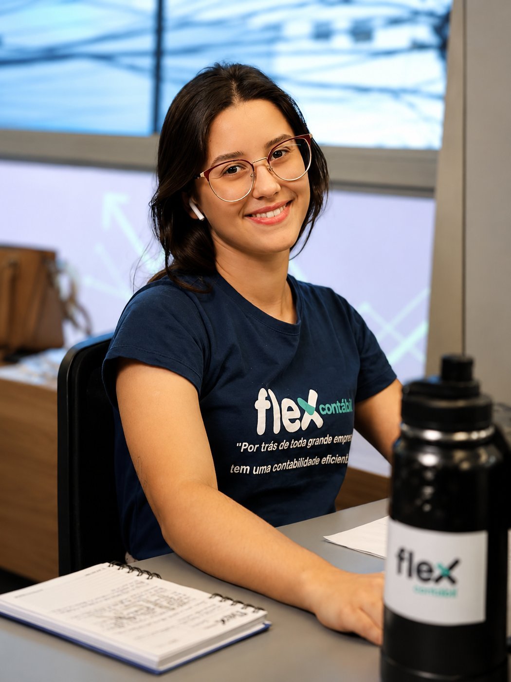 Maria Eduarda, do departamento pessoal da Flex Contábil